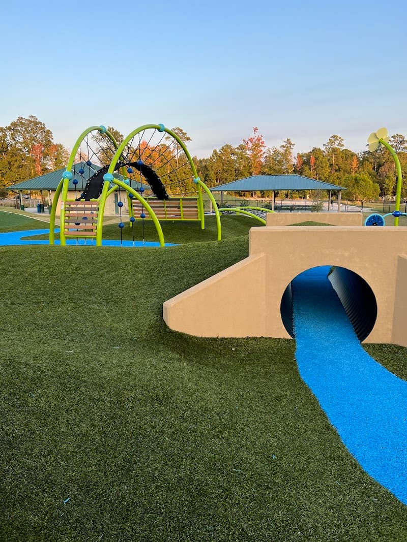 Leo's Landing - Photo 2