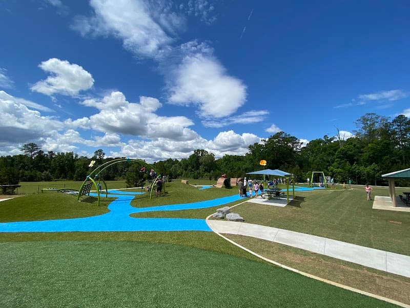 Leo's Landing - Photo 3